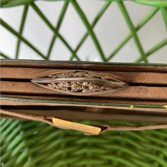 Vintage Austrian floral clutch - Picture 3 of 8